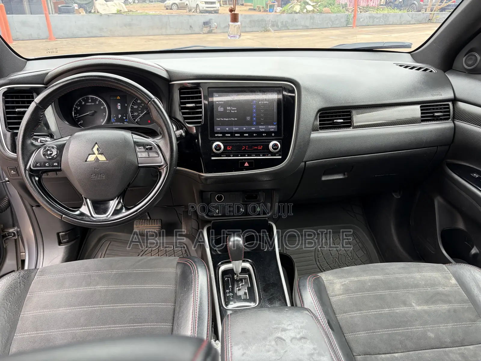 Mitsubishi Outlander SE FWD 2020 Gray