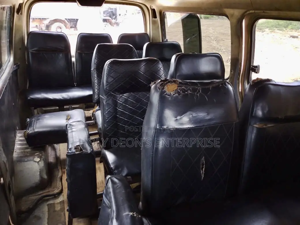 Nissan Caravan (Urvan) 2012 Silver