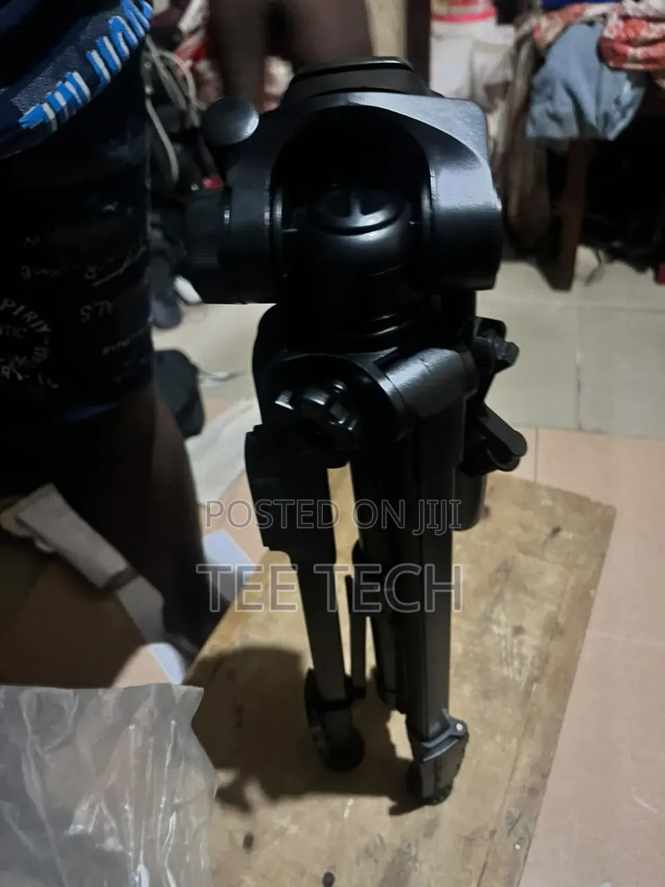 VCT-668 Video Tripod+ Phone Holder