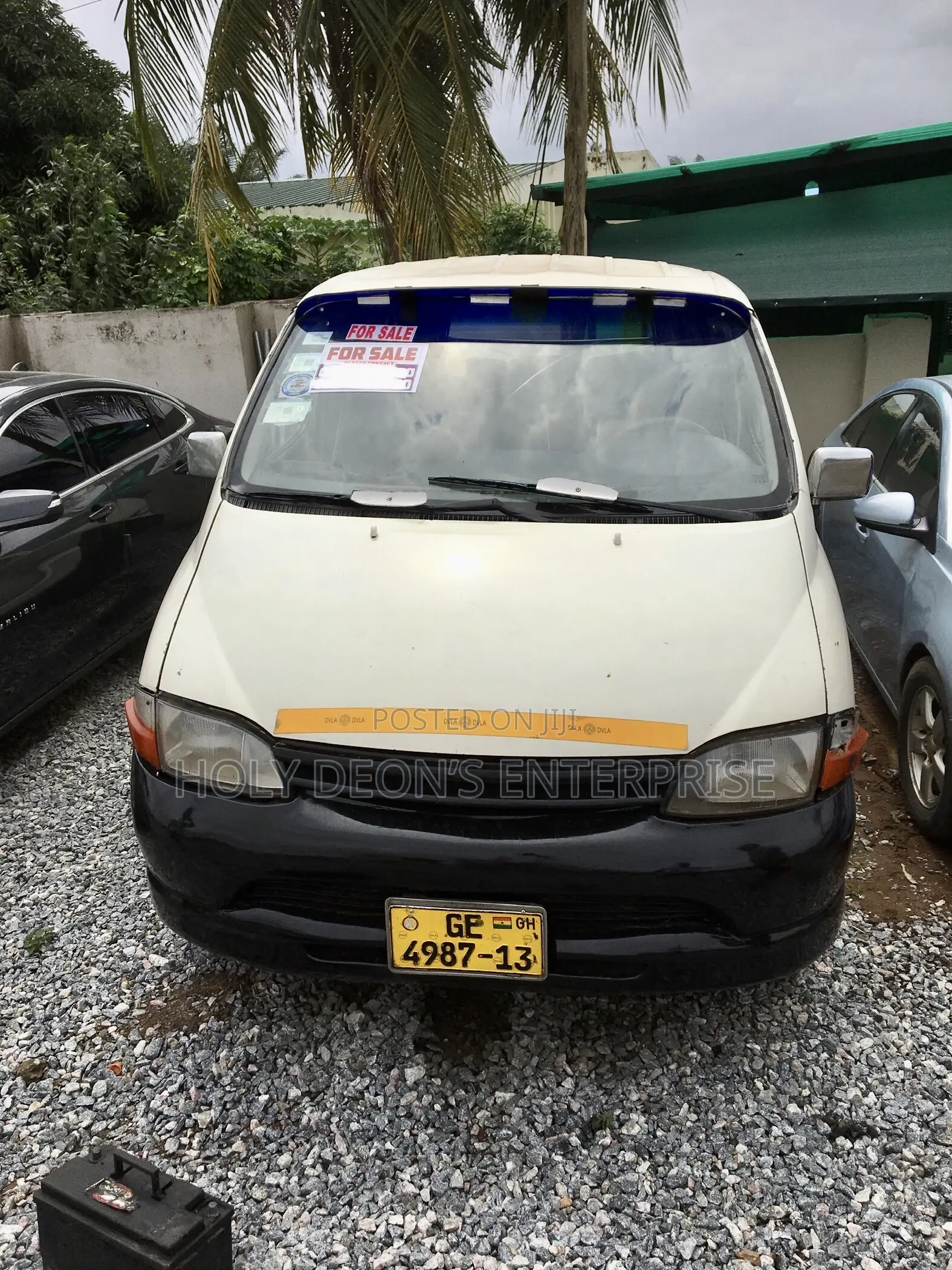 Toyota HiAce 2010 White