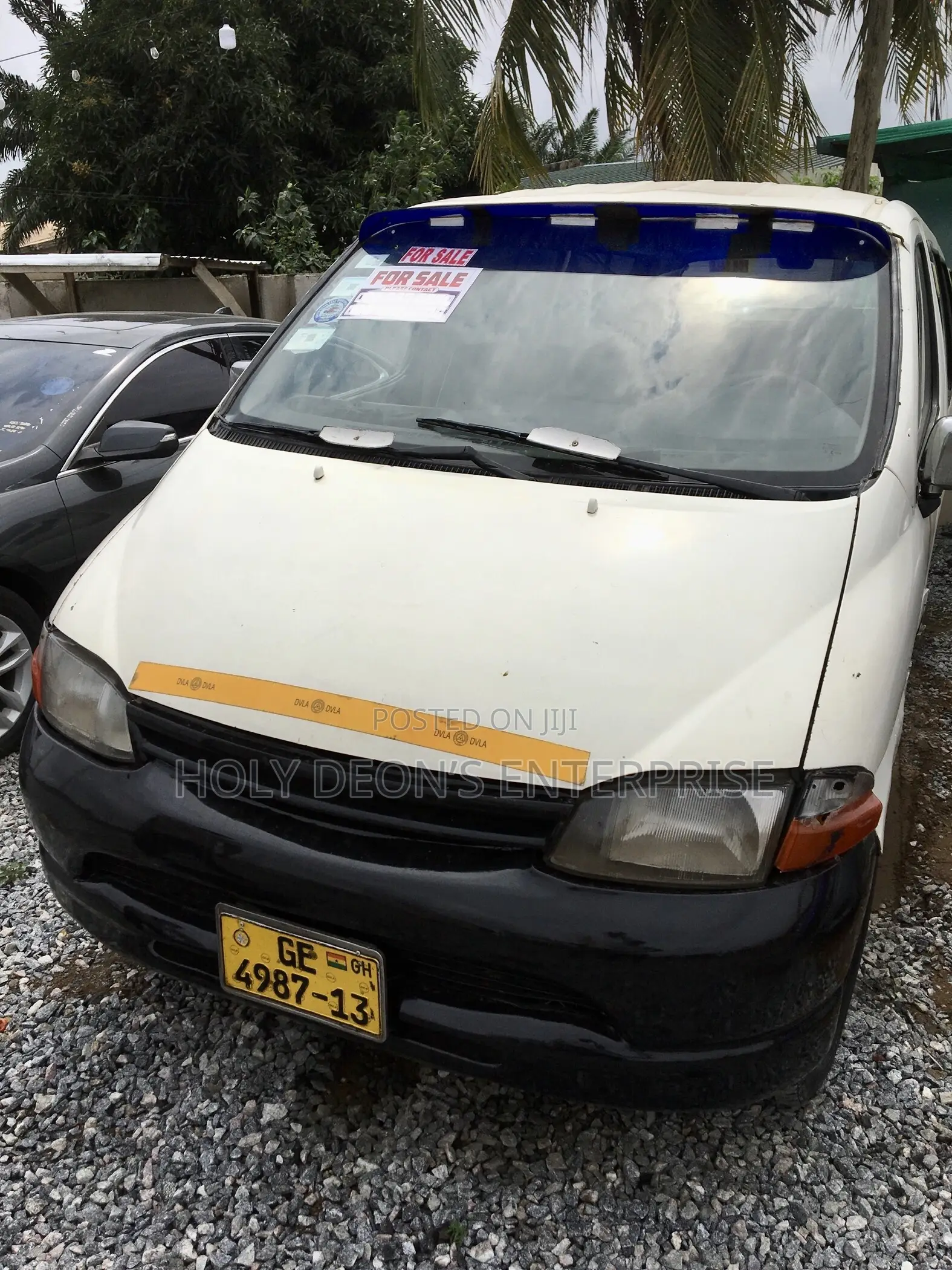 Toyota HiAce 2010 White