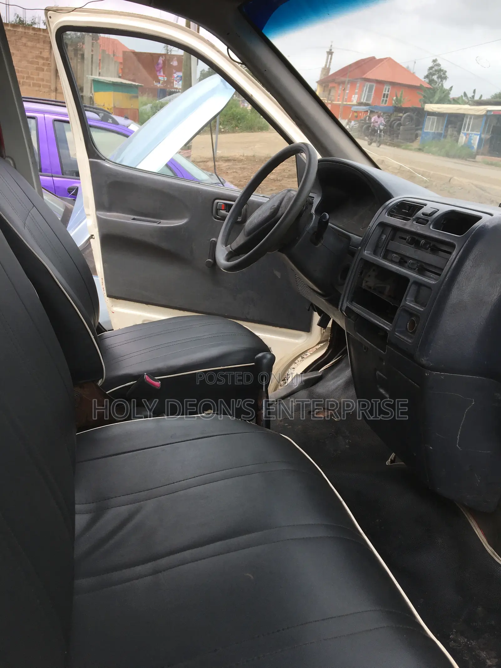 Toyota HiAce 2010 White