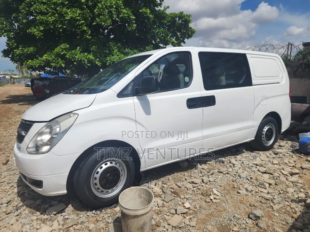 Hyundai H200 2010 White
