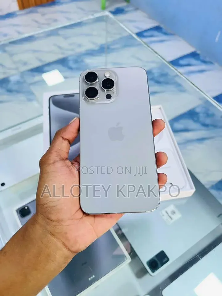 Apple iPhone 15 Pro Max 256 GB Silver