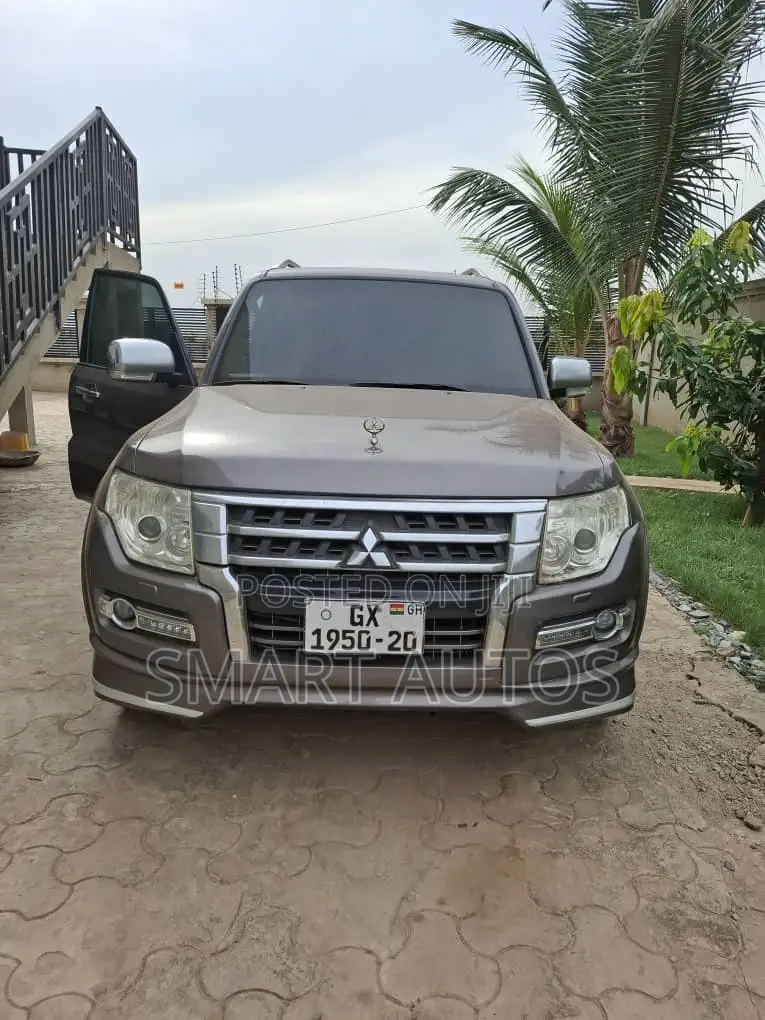 Mitsubishi Pajero V90 3.8 V6 GLS/GLX 2015 Brown