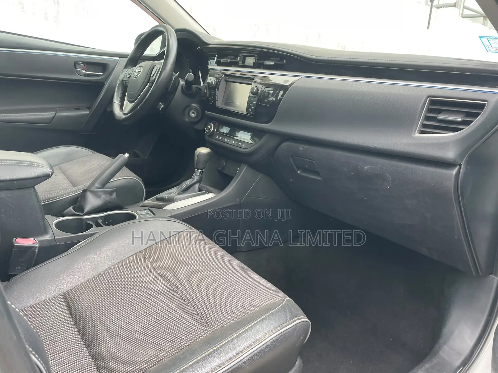 Toyota Corolla S 4dr Sedan (1.8L 4cyl CVT) 2015 White