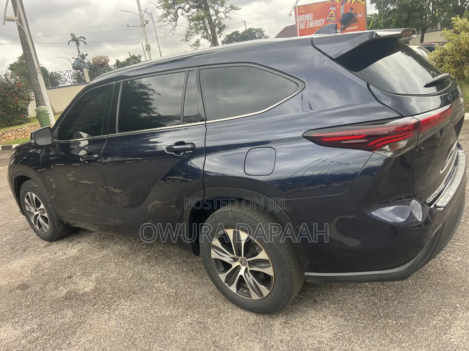 Toyota Highlander XLE 2021 Blue