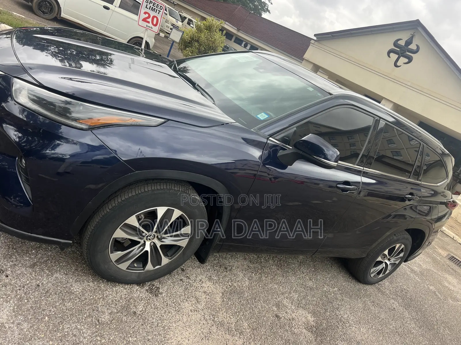 Toyota Highlander XLE 2021 Blue