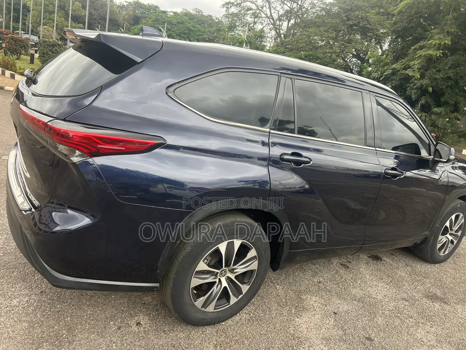 Toyota Highlander XLE 2021 Blue