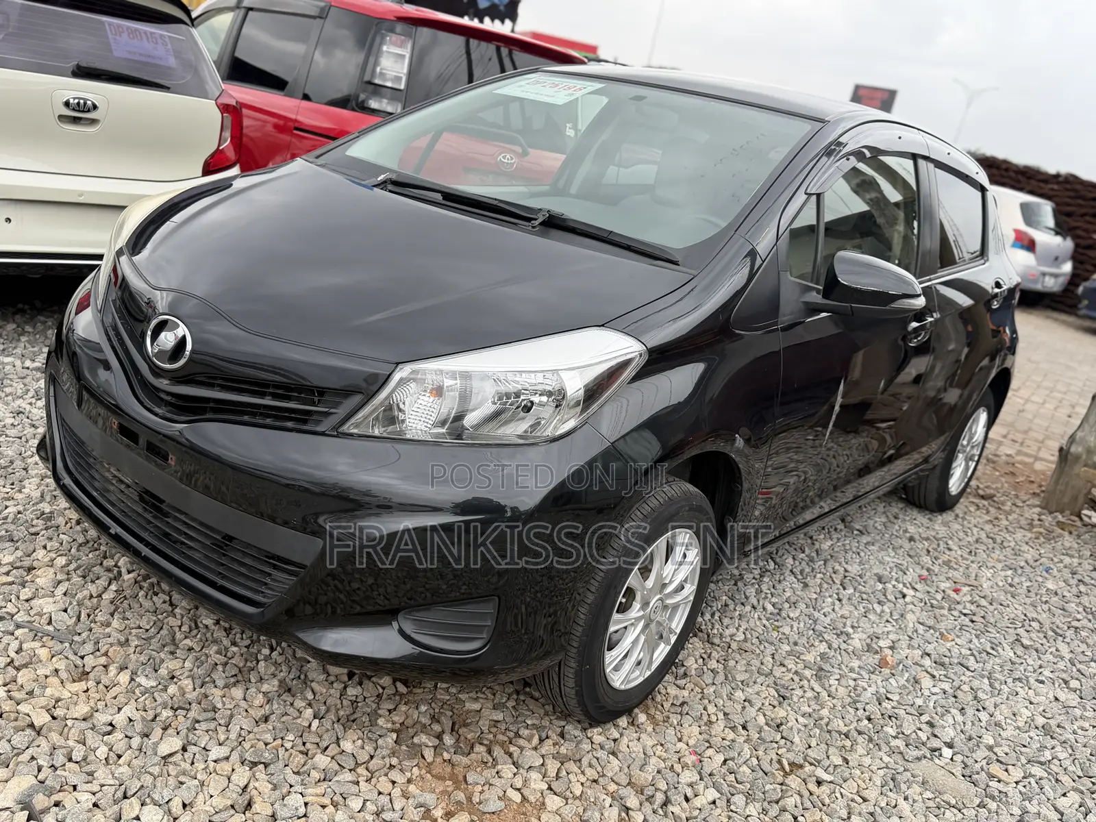 Toyota Vitz 1.3 FWD 5dr 2014 Black