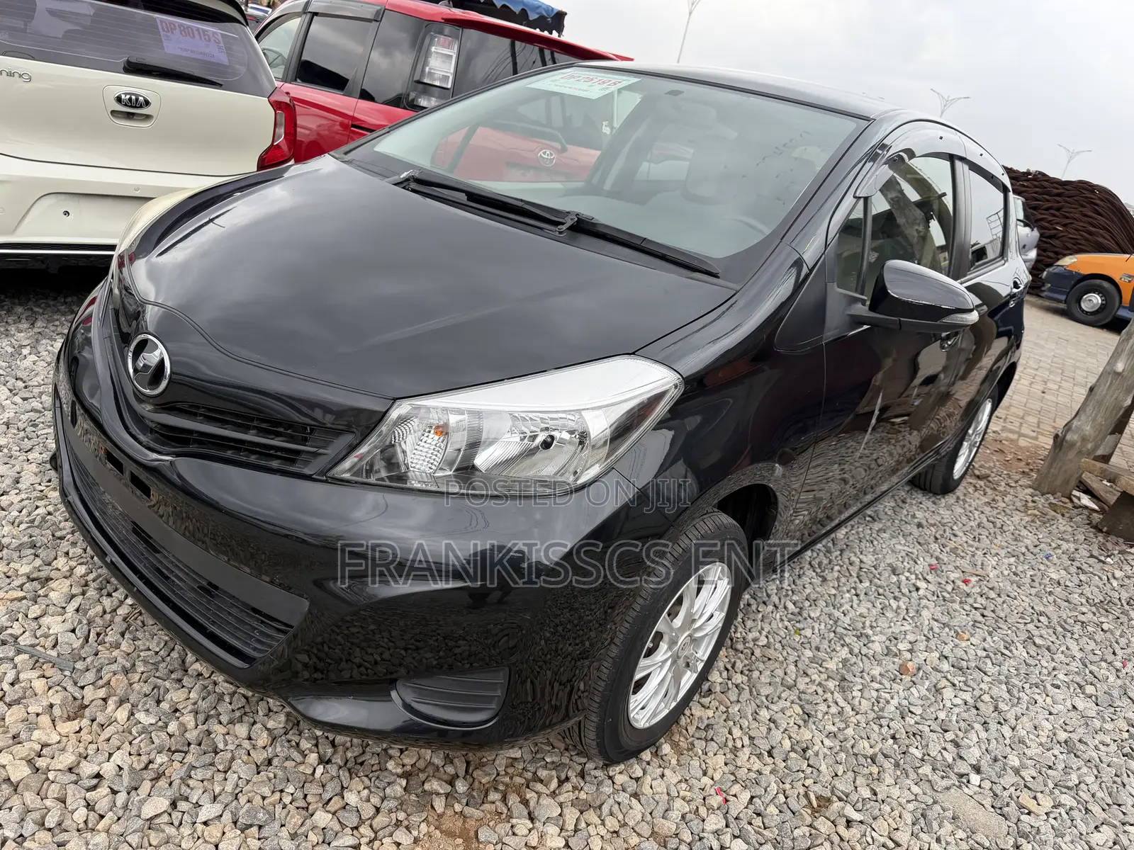 Toyota Vitz 1.3 FWD 5dr 2014 Black