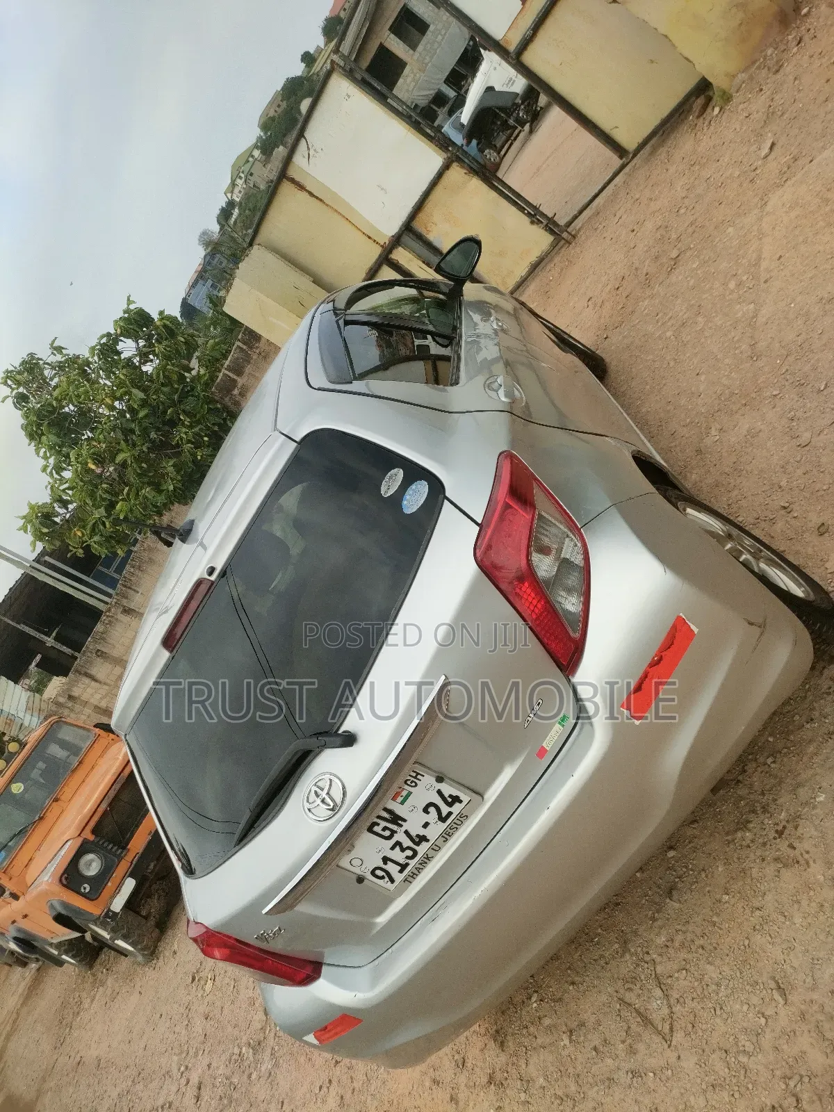 Toyota Vitz 1.3 FWD 5dr 2013 Silver