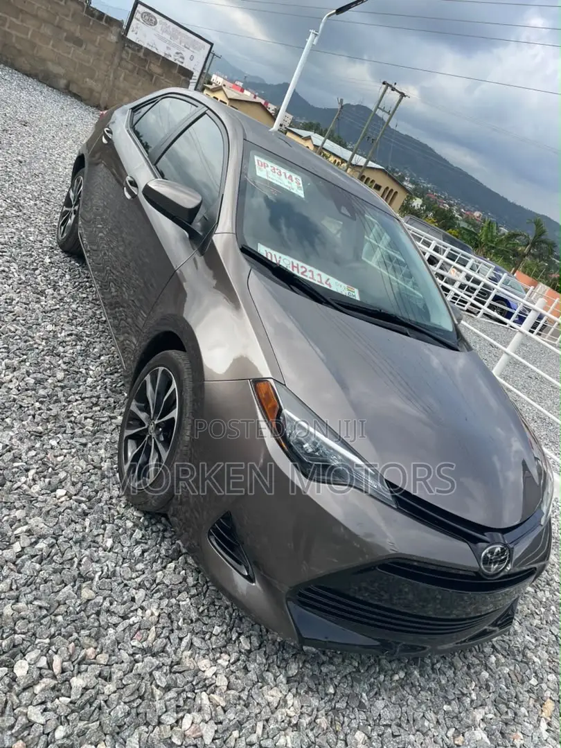 Toyota Corolla L (1.8L 4cyl 2A) 2018 Gray