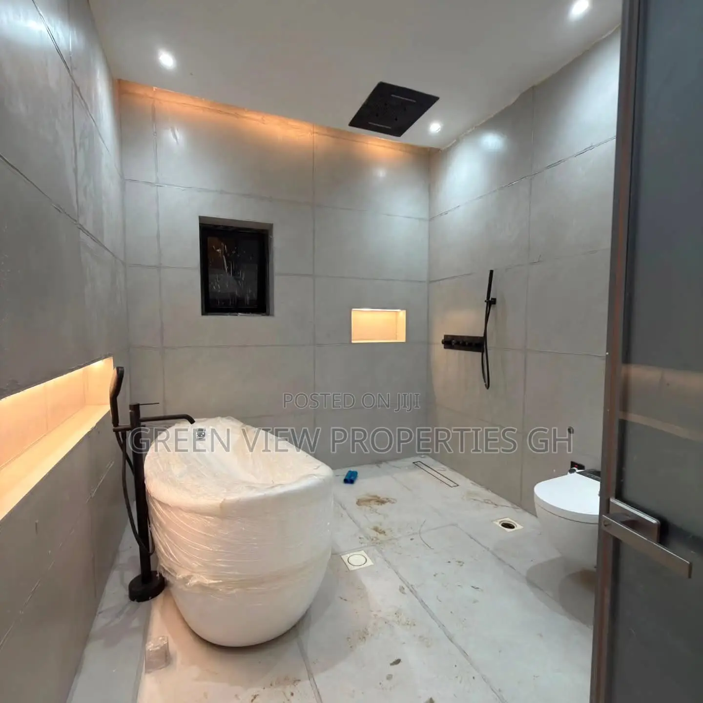 4bdrm Duplex in East Legon for sale