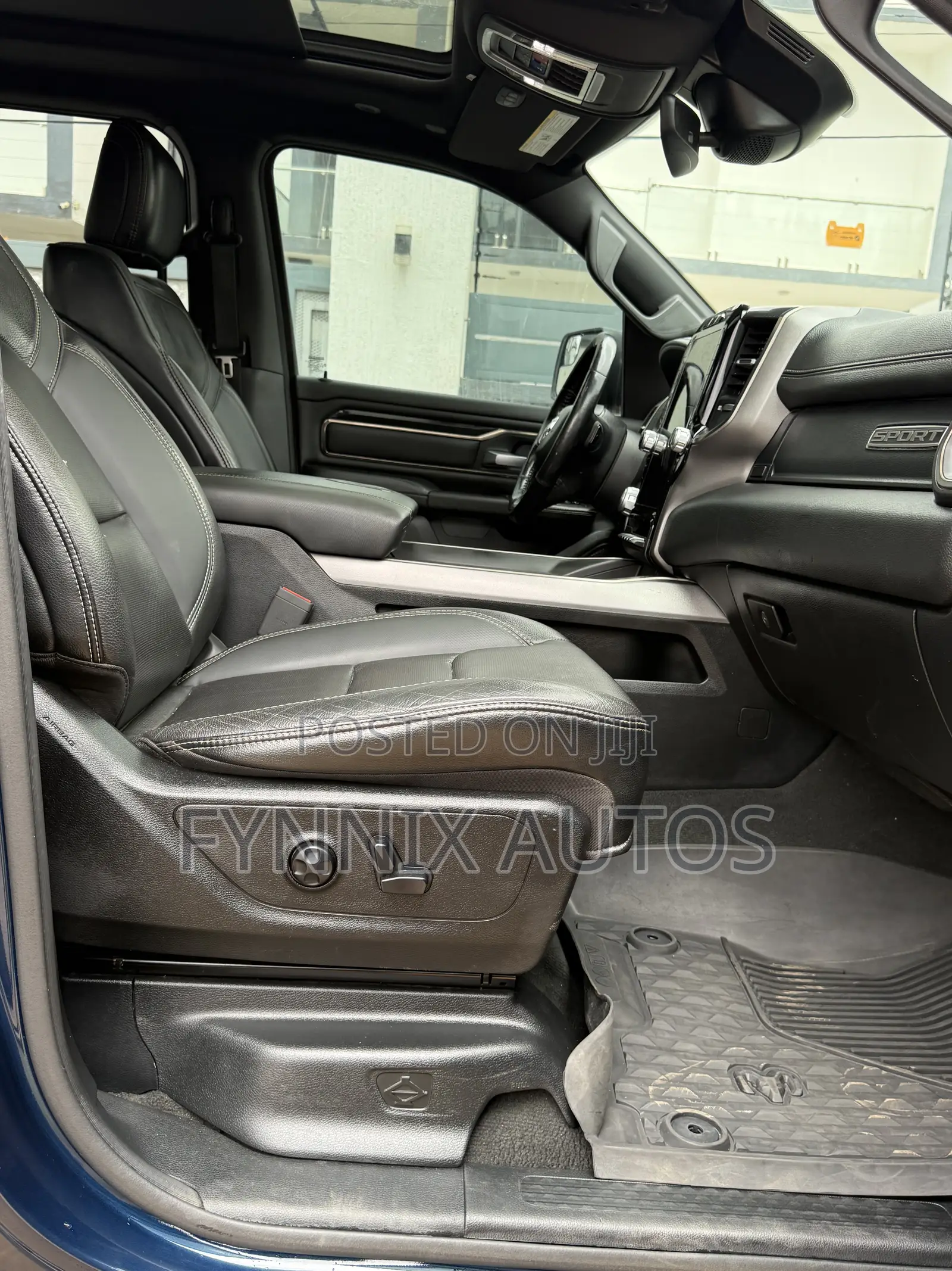 RAM 1500 2022 Blue