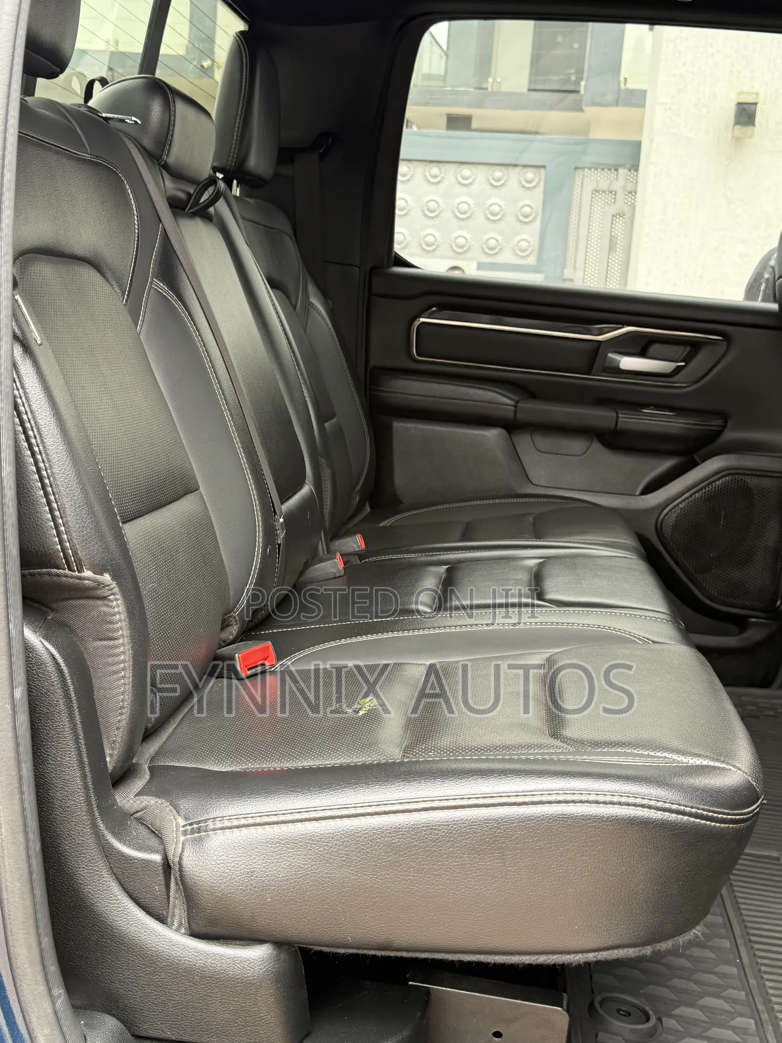 RAM 1500 2022 Blue