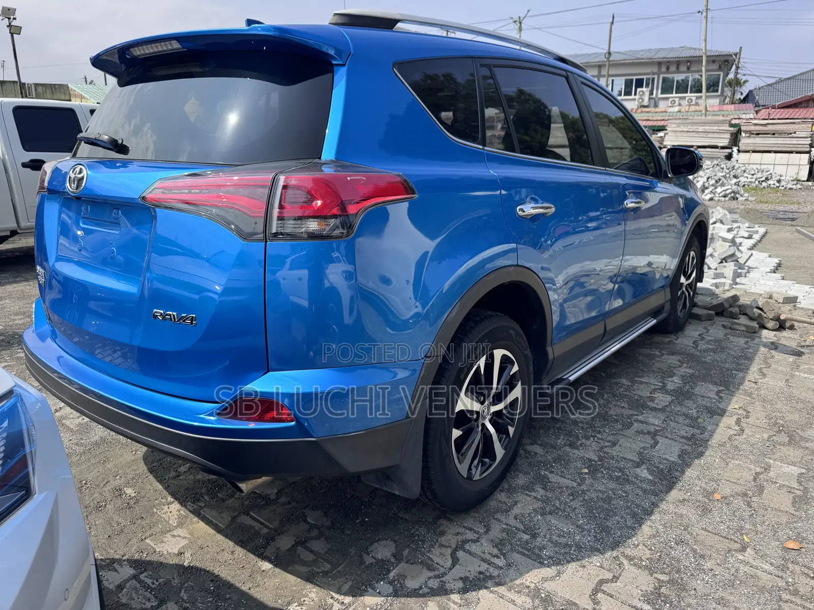 Toyota RAV4 2016 Blue