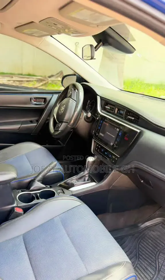 Toyota Corolla 2018 Blue