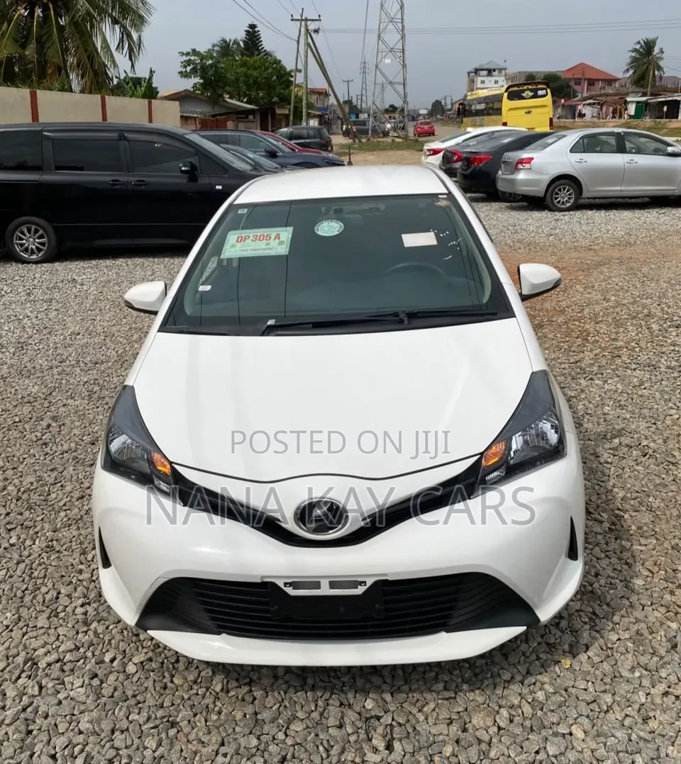 Toyota Vitz 2015 White
