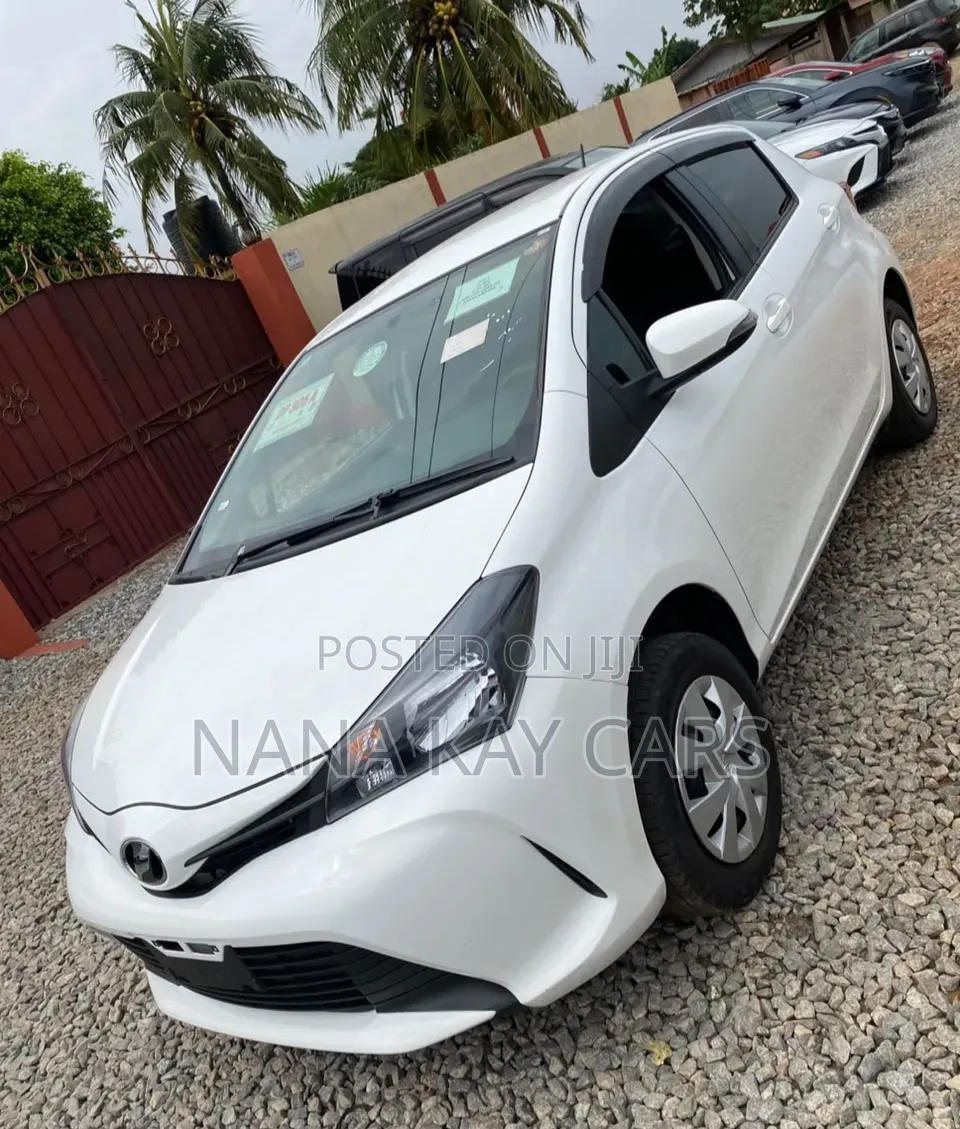 Toyota Vitz 2015 White