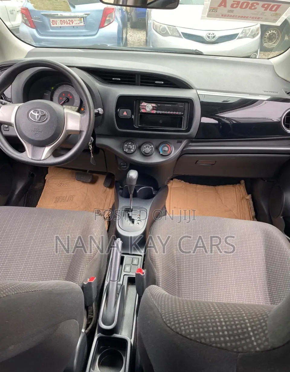 Toyota Vitz 2015 White