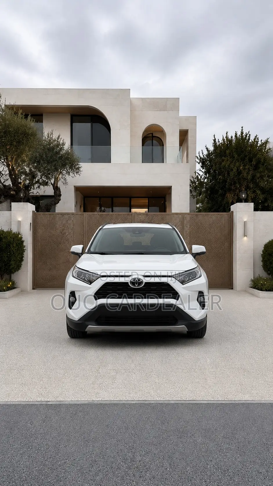 Toyota RAV4 2021 White