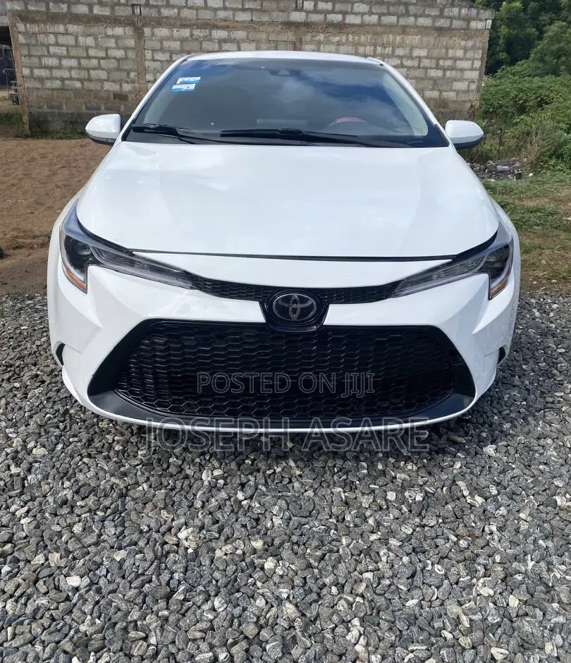 Toyota Corolla SE 2022 White