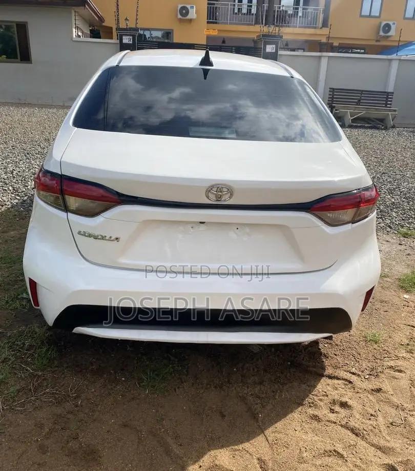 Toyota Corolla SE 2022 White