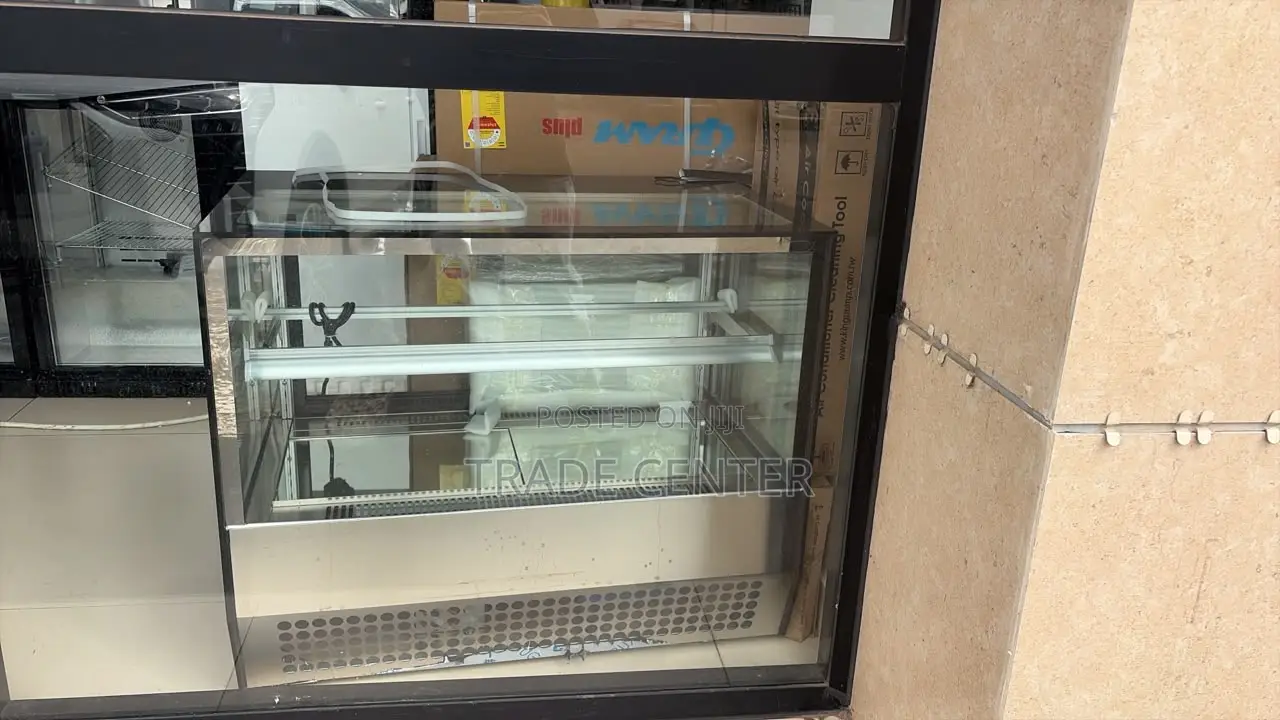 90 Cm Standing Cake Chiller