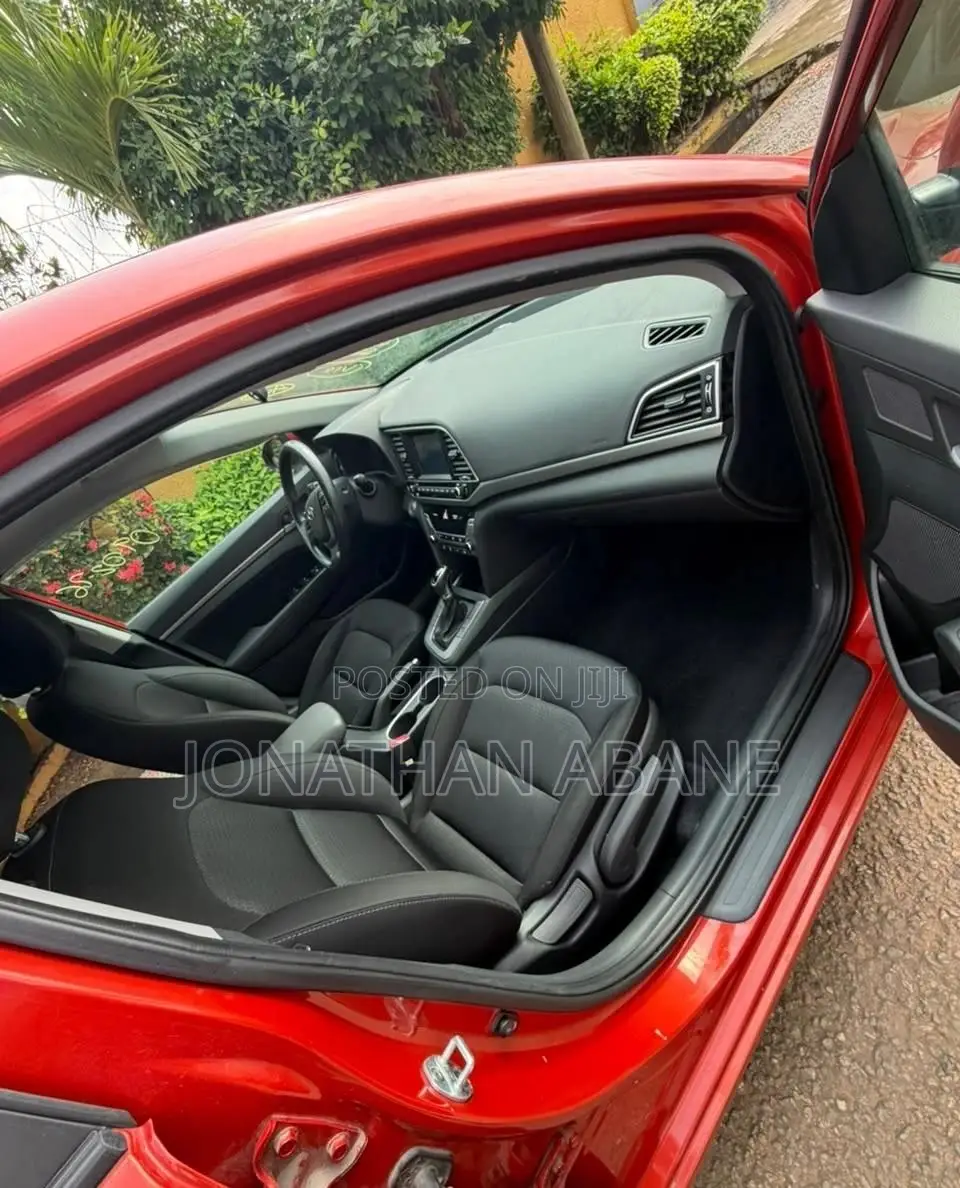 Hyundai Elantra 2017 Red