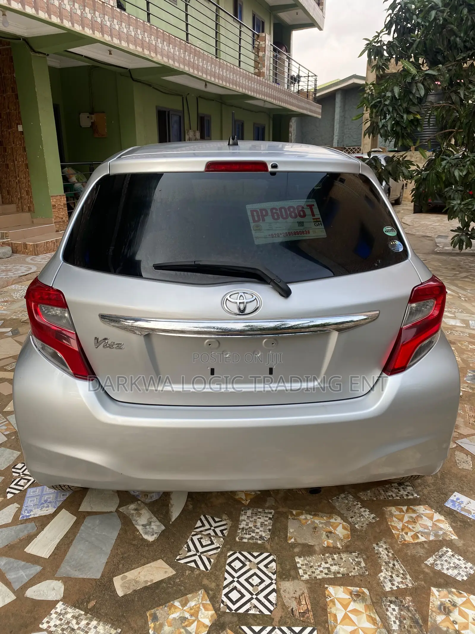 Toyota Vitz 2016 Silver