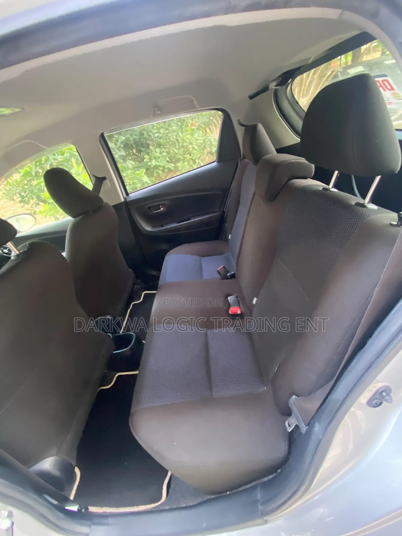 Toyota Vitz 2016 Silver