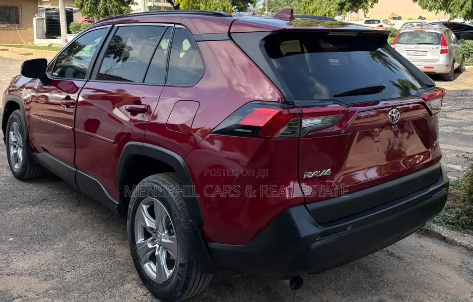 Toyota RAV4 XLE AWD 2020