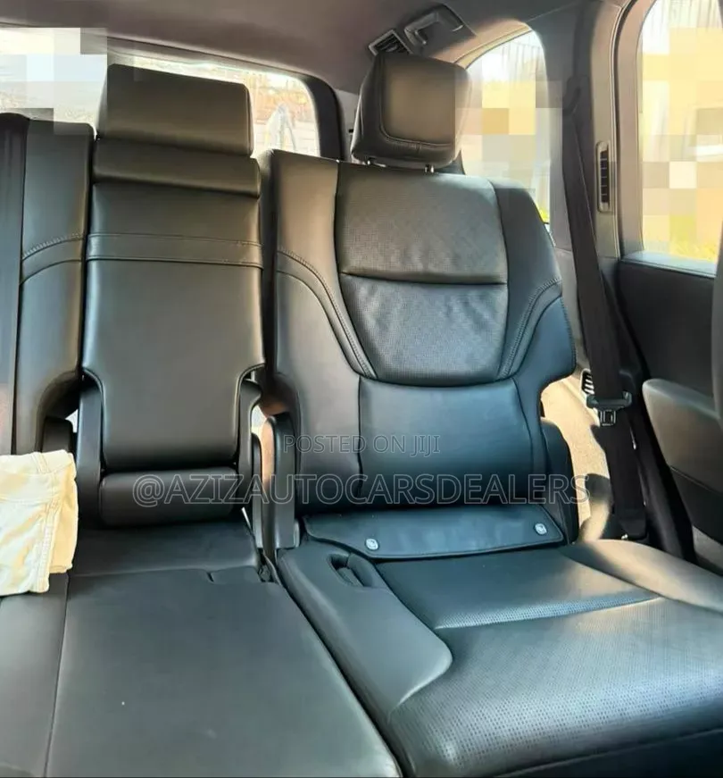 Toyota Land Cruiser LC300 2024 Black