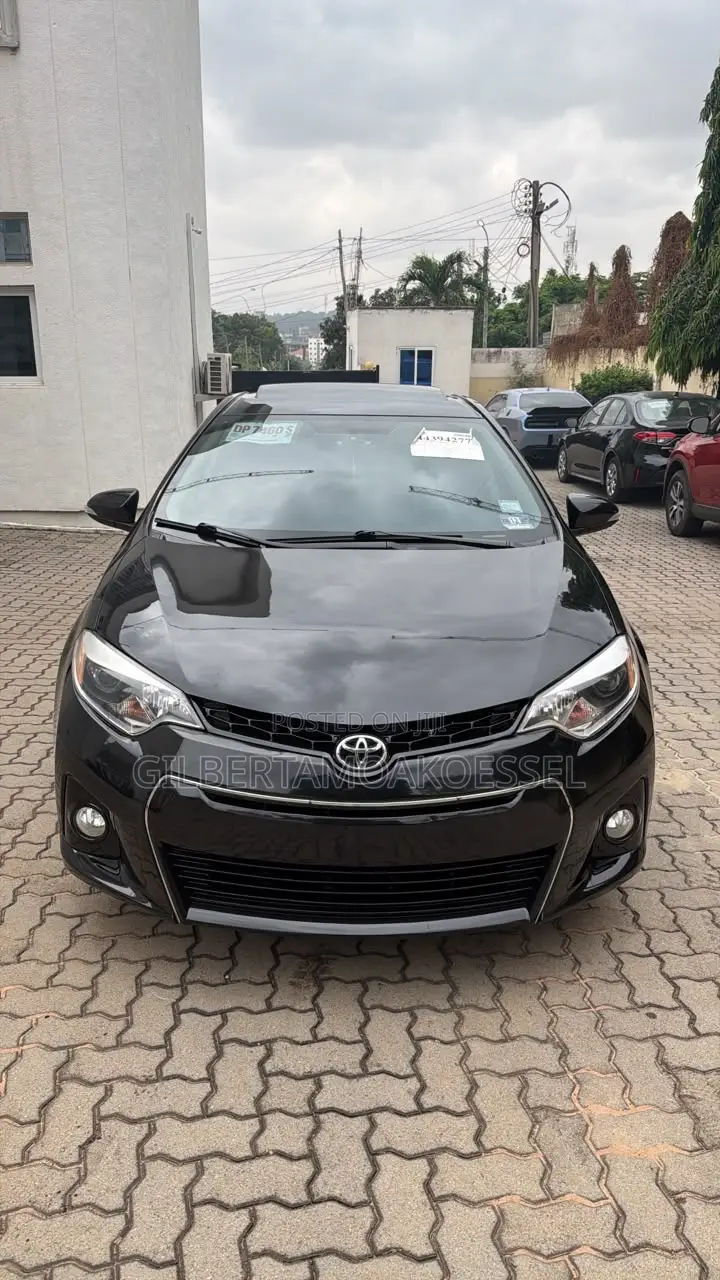 Toyota Corolla 2016 Black
