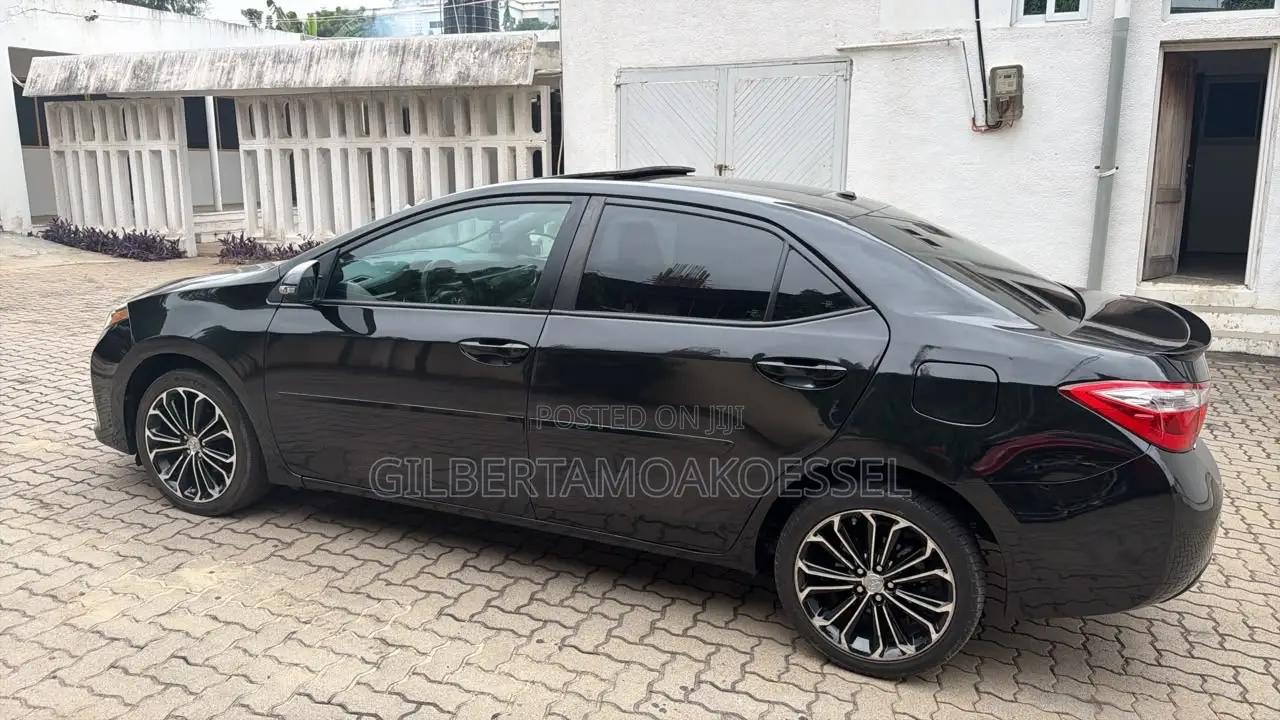 Toyota Corolla 2016 Black