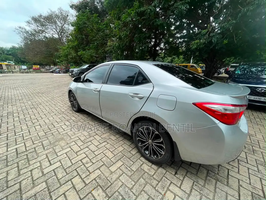 Toyota Corolla S 4dr Sedan (1.8L 4cyl CVT) 2016 Silver