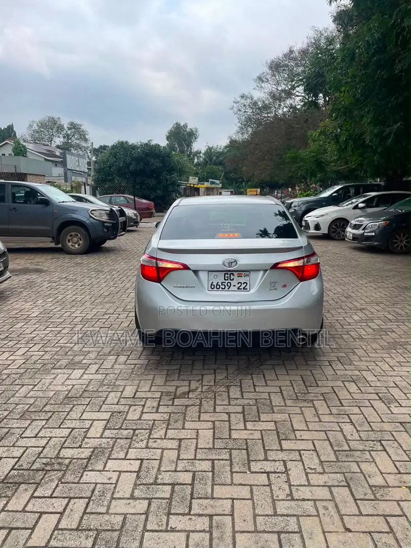 Toyota Corolla S 4dr Sedan (1.8L 4cyl CVT) 2016 Silver