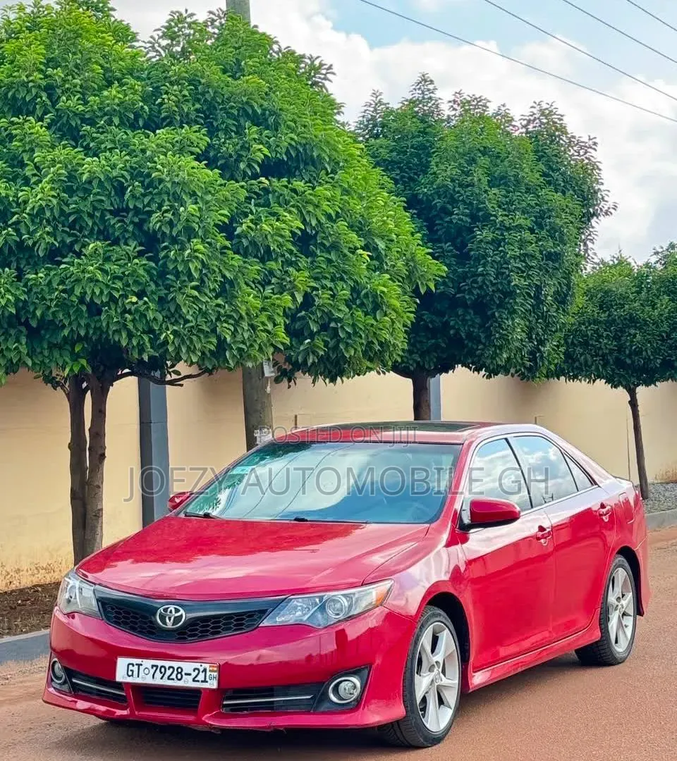 Toyota Camry 2014 Red
