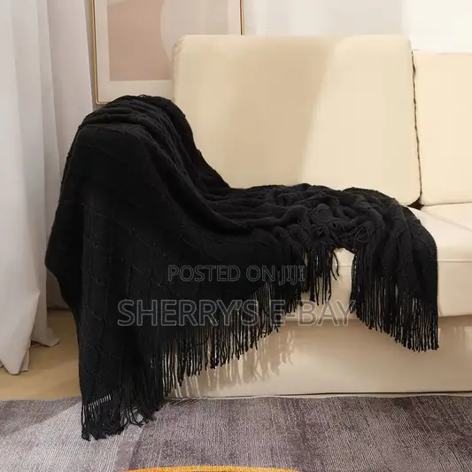 Throw Blanket With Tassel