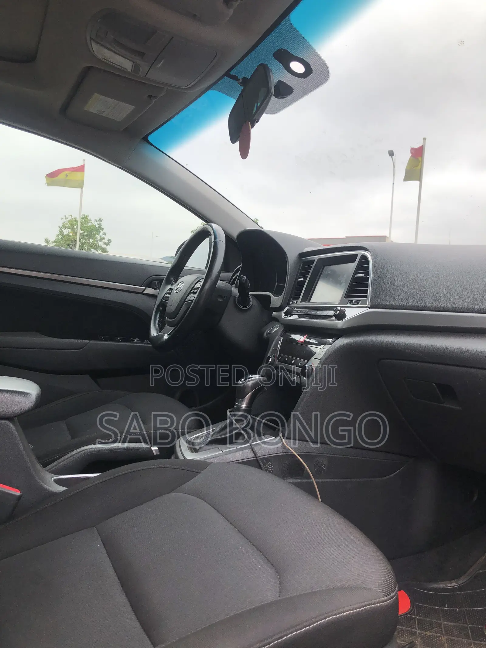 Hyundai Elantra SE Sedan FWD (2.0L 4cyl 6M) 2017 Gray
