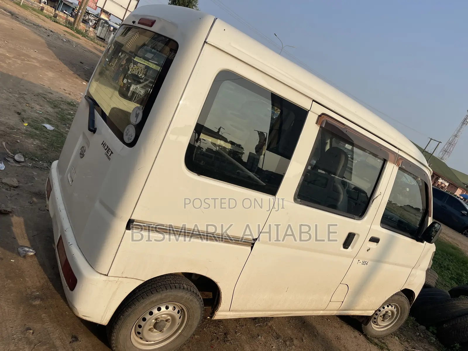 Daihatsu Hijet 2012 White
