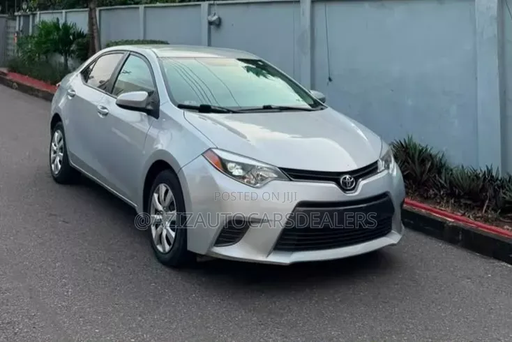 Toyota Corolla LE 4dr Sedan (1.8L 4cyl CVT) 2014 Gray