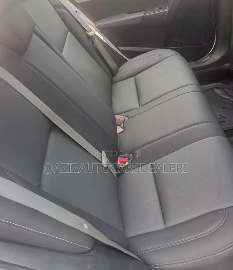 Toyota Corolla LE 4dr Sedan (1.8L 4cyl CVT) 2014 Gray