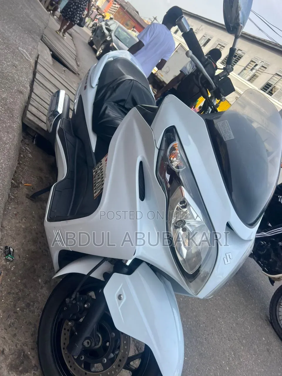 Suzuki Burgman 2022 White