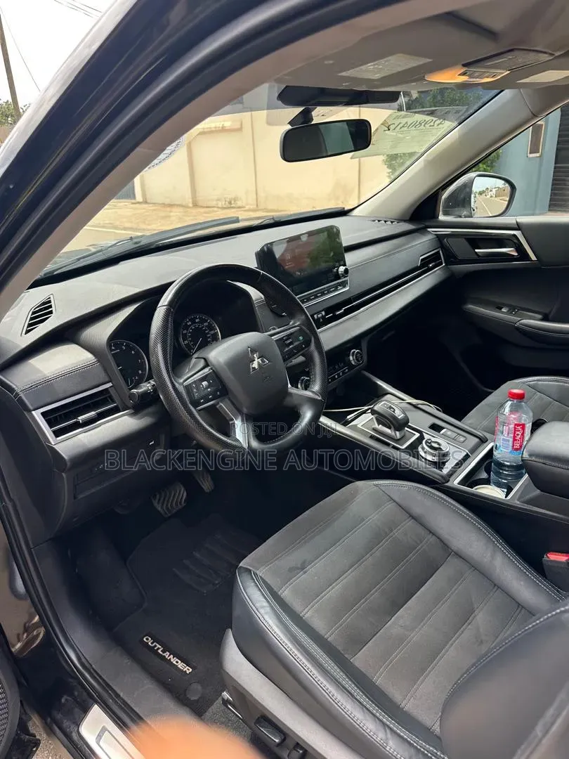 Mitsubishi Outlander SE 2022 Black