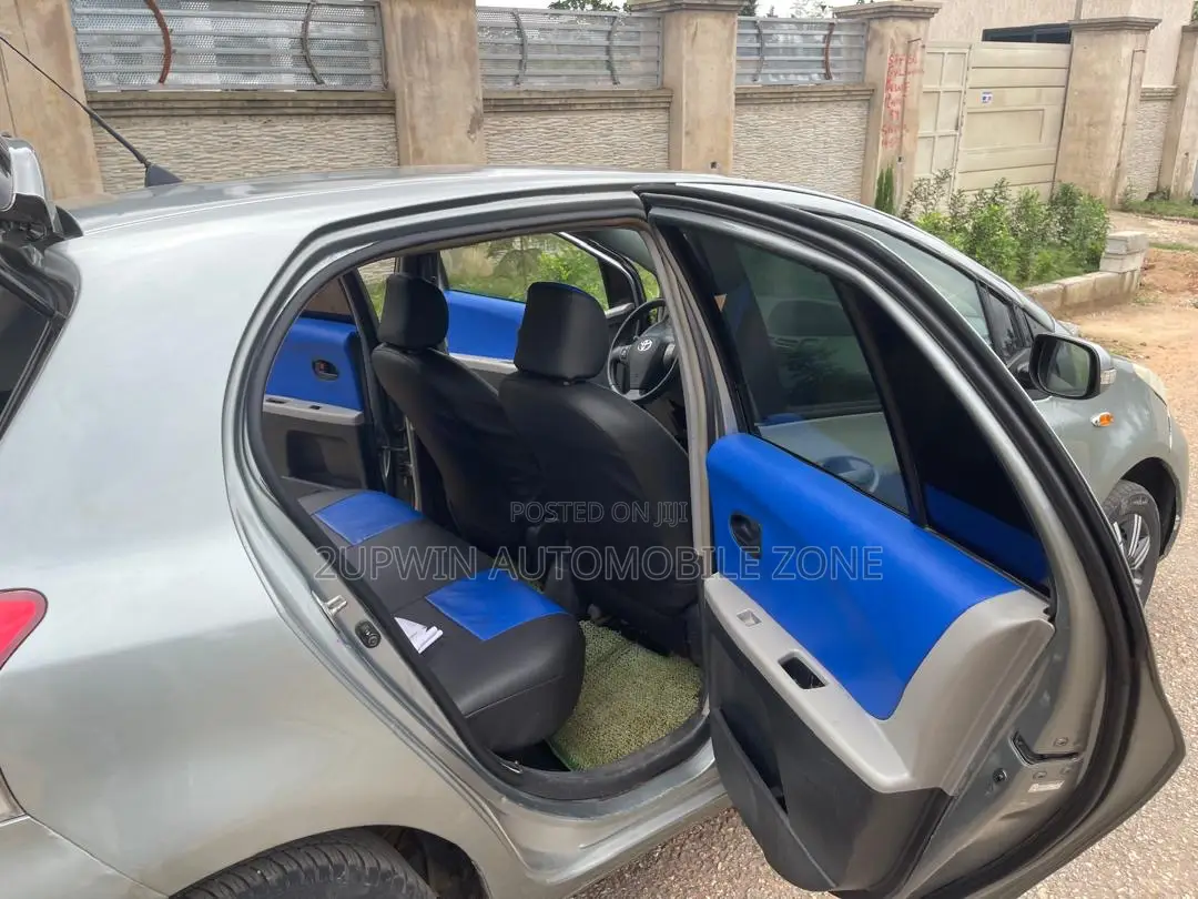 Toyota Vitz 2010 Gray