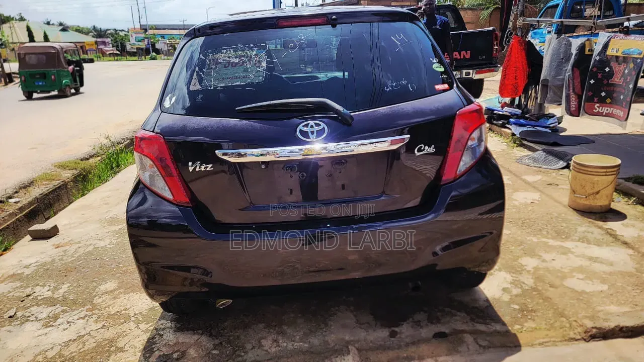 Toyota Vitz 2012