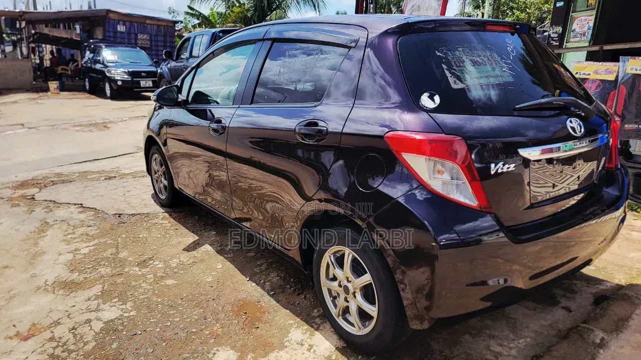 Toyota Vitz 2012