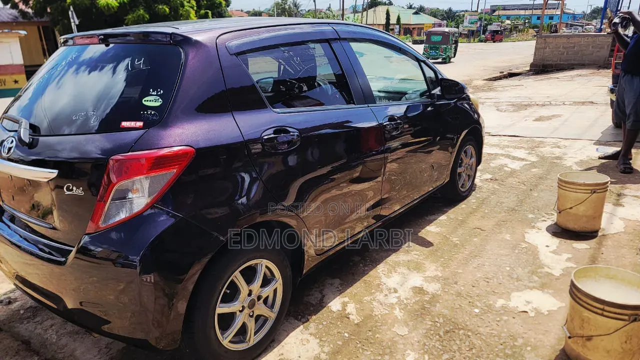 Toyota Vitz 2012